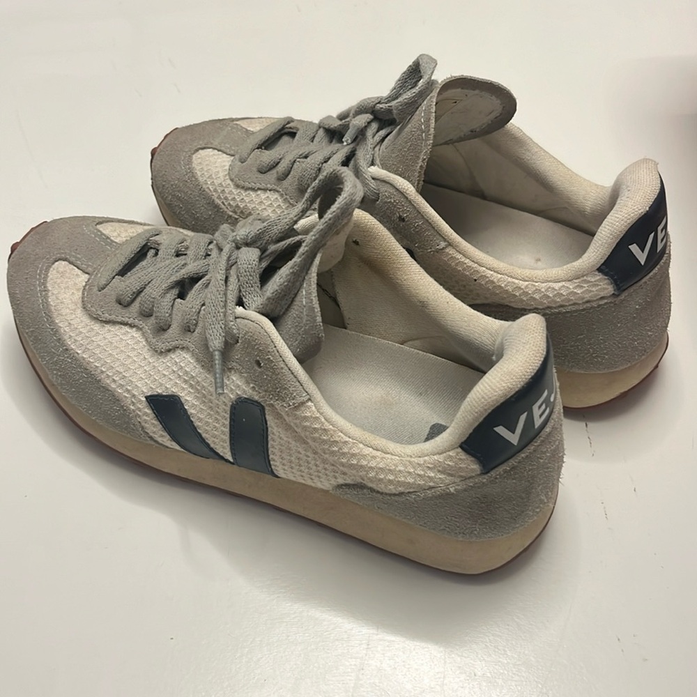 Veja Rio Branco sneaker in gray & navy blue, size 8.